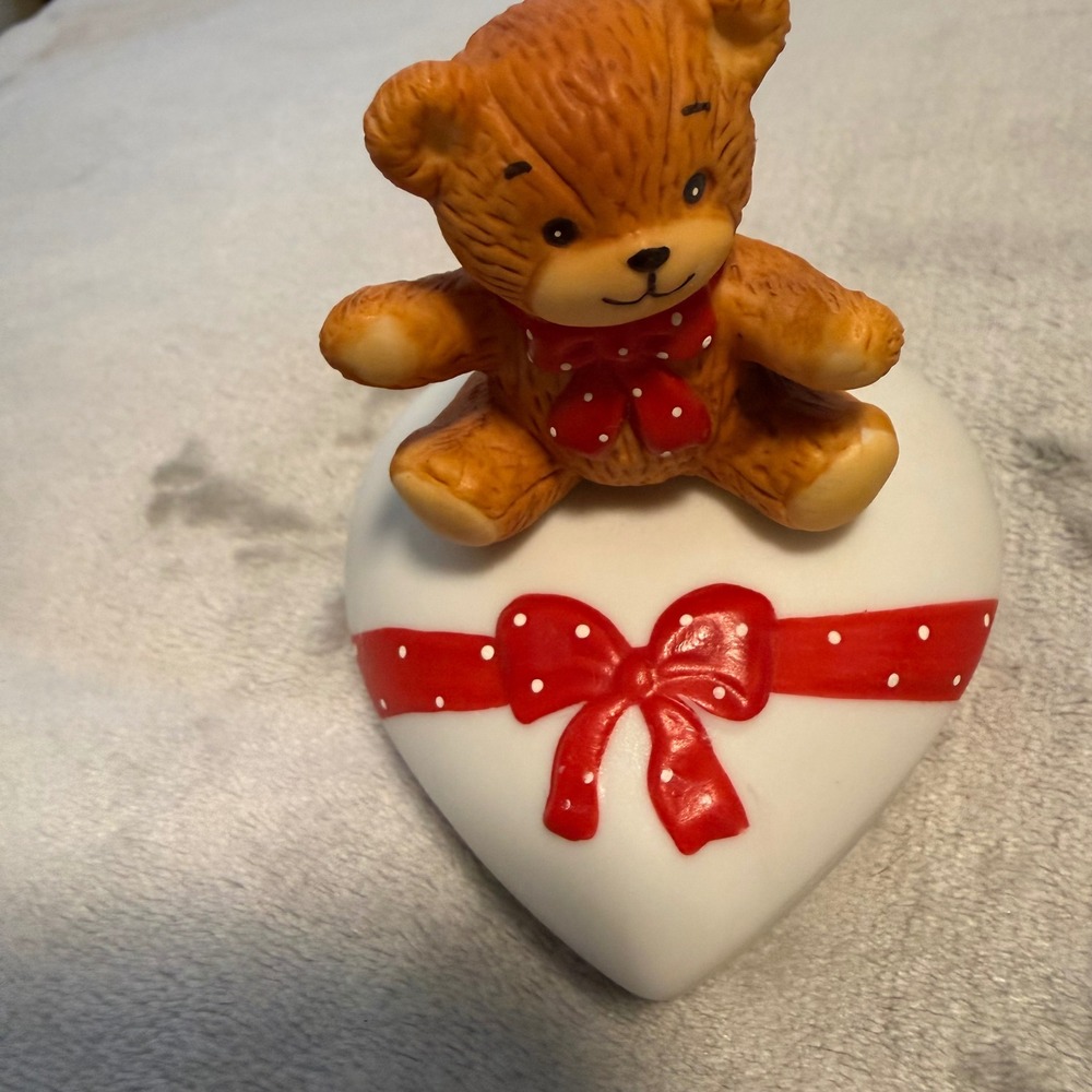 Vintage 1980 Lucy & Me Teddy Bear Heart Trinket Box Enesco